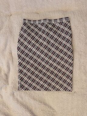 Ann Taylor Plaid Pencil Skirt — Black, White & Burgundy
